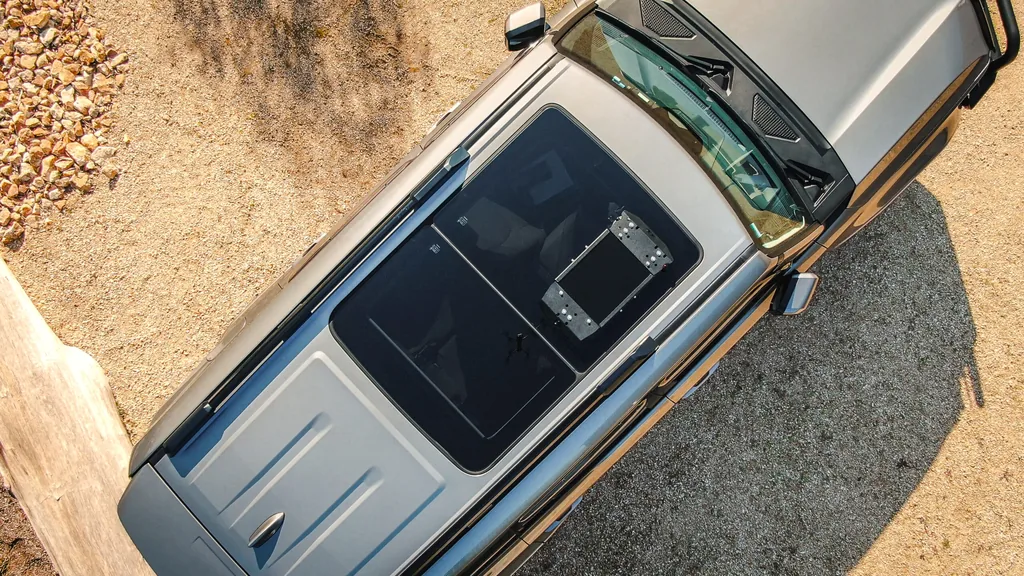 Aerial view of a 4WD roof fitted with a Boss Starlink Mini Suction Mount