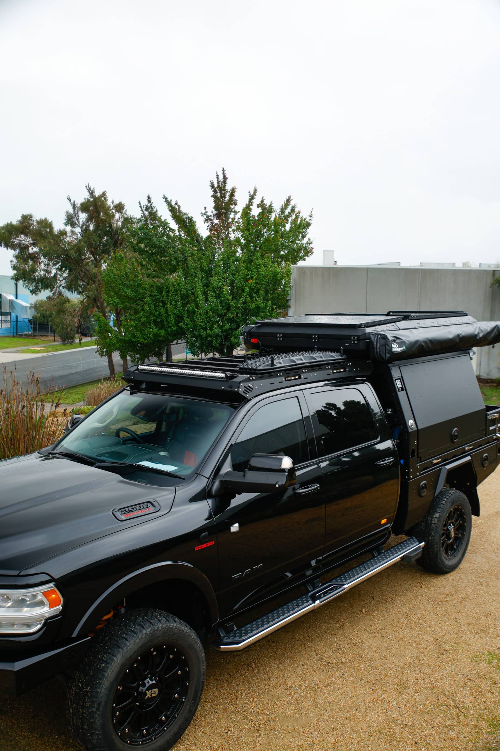 Boss RAM 2500 Cab Rack